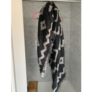 Wilfred blanket scarf